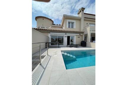 Ferienhaus mit Pool am Hauptkanal in Ampuriabrava - Bendorf