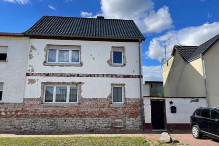 Einfamilienhaus mit Nebengelass zum Fertigbauen in Breitenhagen - Barby