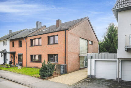 Bezugsfreies Zweifamilienhaus mit Garage und Süd-Garten - Würselen Bardenberg