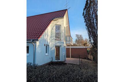 Schicke, mod. DG-Whg mit Balkon und EBK in Aurich