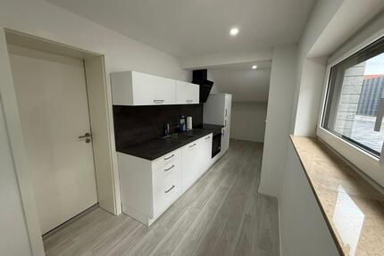 Rutesheim-Heuweg: 2-Zi-Souterrainwohnung (ca. 70 m² ), renoviert