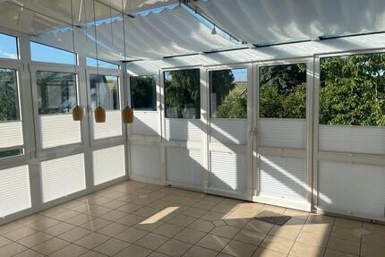 Helle 4,5-Zimmer-Wohnung mit Garten, Wintergarten und Garage - Pronsfeld