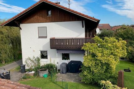 DHH in Prien zu vermieten! - 1.700,00&nbsp;EUR Kaltmiete, ca.&nbsp; 140,00&nbsp;m&sup2; in Prien am Chiemsee (PLZ: 83209)
