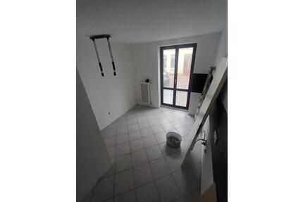 Vierzimmer Wohnung ab April - 470,00&nbsp;EUR Kaltmiete, ca.&nbsp; 67,00&nbsp;m&sup2; in Bremerhaven (PLZ: 27576)
