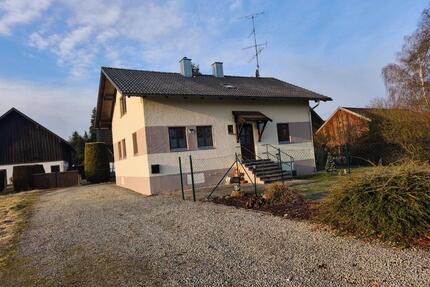 Einfamilienhaus in Egglham 6 ZKB, Toilette, WC, Keller, Garage