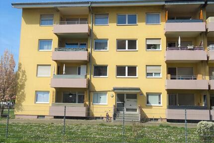 Schöne 4-Zimmer-Wohnung mit zwei Balkonen und separatem WC - Philippsburg