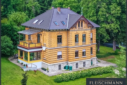 Attraktives Wohn- und Geschäftshaus im Herzen von Pößneck – flexibel nutzbar und repräsentativ