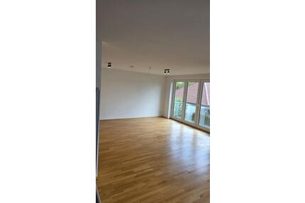 Exclusive, neu renoviert 2,5-Zimmer-Wohnung in IllertissenAu.