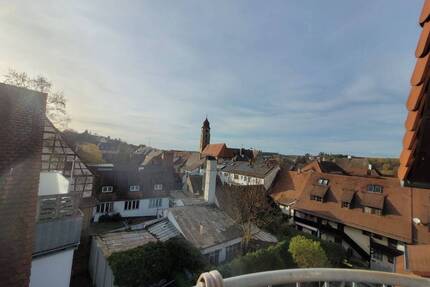 Familienfreundliche 4-Zimmer-Wohnung mit 2 Balkonen in Langenzenn