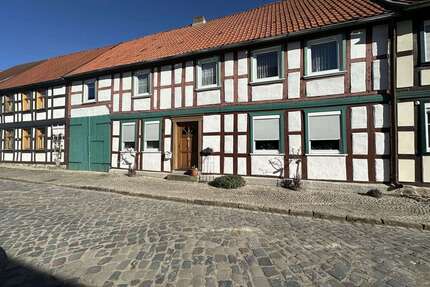 Haus zum Kaufen in Kalbe Milde 75.000,00 € 160 m²