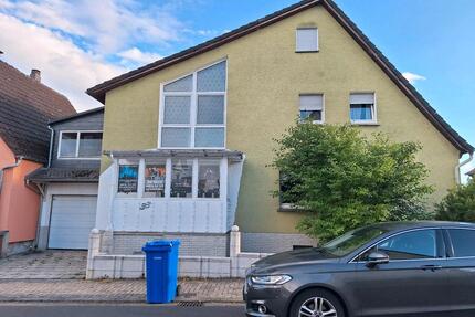 Großes Einfamilienhaus mit Garten, Terrassen und Wintergarten - Wölfersheim