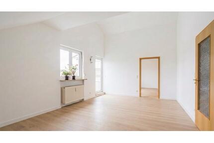 Helle 2-Zimmer-DG-Wohnung m. Balkon in Poing Miete – ab 1.7.2026