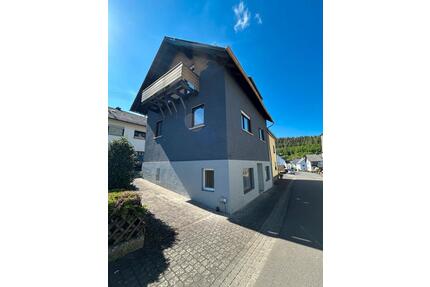 Haus zur Miete - 1.000,00&nbsp;EUR Kaltmiete, ca.&nbsp; 160,00&nbsp;m&sup2; in Idar-Oberstein (PLZ: 55743)