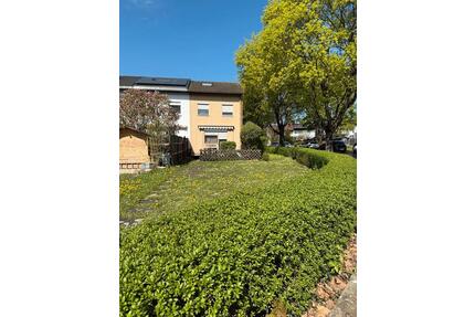 Reiheneckhaus mit 4 Zimmern und 263 qm Grundstück und Garage - Reutlingen Orschel-Hagen