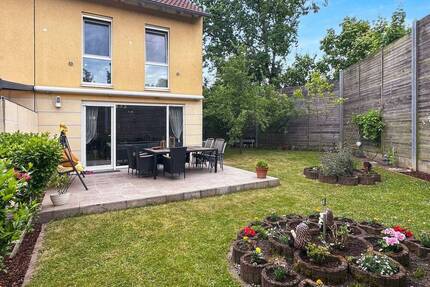 Familienidylle mit grünem Paradies - Reihenendhaus mit Obstgarten in Köln-Volkhoven