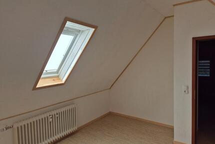 2 Zimmer Dachgeschosswohnung mit Garage - Adelmannsfelden