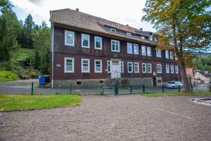 8 Parteien plus Ausbaureserve - 450.000,00&nbsp;EUR Kaufpreis, ca.&nbsp; 738,00&nbsp;m&sup2;&nbsp;Wohnfl&auml;che in Langelsheim (PLZ: 38685) Lautenthal