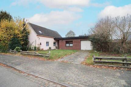 Einfamilienhaus in Neumünster mit großem Grundstück und viel Potenzial zur individuellen Gestaltung