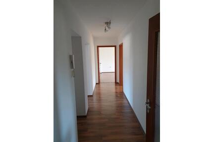 Wohnung im OG zu vermieten - 580,00&nbsp;EUR Kaltmiete, ca.&nbsp; 82,00&nbsp;m&sup2; in Rehlingen-Siersburg (PLZ: 66780)
