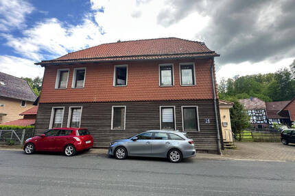 Charmantes Fachwerkhaus mit 2 vermieteten Wohneinheiten in Bremke - Gleichen