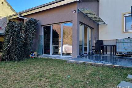 Haus zum Kaufen in Breitenbrunn-, Oberpf 330.000,00 € 160 m²