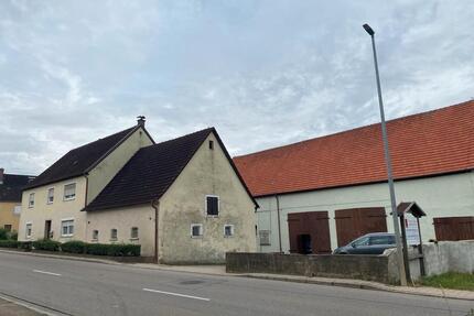 Ehemaliges landwirtschaftliches Anwesen in Auhausen