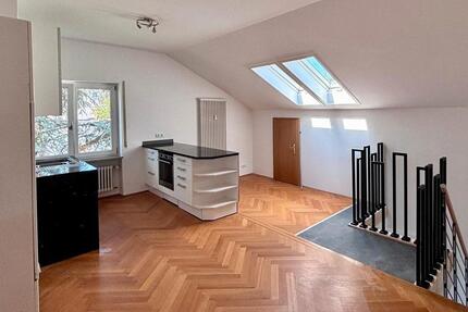 Helle Wohnung in Salzweg mit wunderschönem Garten