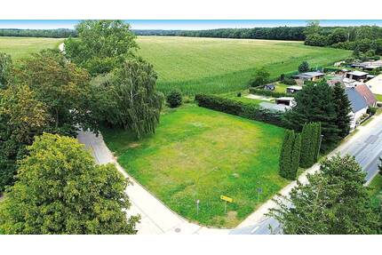 Grundstück in 17098 Friedland OT Schwanbeck, Schwanbecker Straße