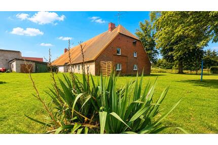 Anwesen 6270qm Land * Landhaus mit Scheune* - Malchow