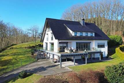 Haus zum Kaufen in Sundern (Sauerland) 845.000,00 € 363 m²