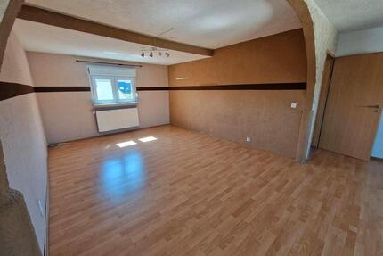 3-Zimmer-Wohnung inkl. Küche mit Esszimmer+ Balkon in Bretten