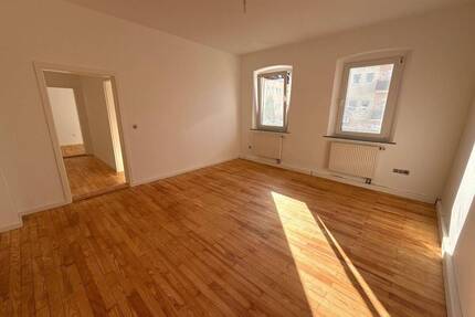 Helle und schöne 3-Zi.-Whg. mit Einbauküche - Neustadt an der Aisch