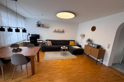 2-Zimmer-Wohnung mit Balkon, Einbauküche, Keller & Garage (zzgl.) - Ellwangen (Jagst)