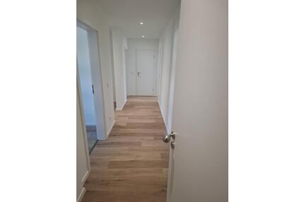 Erstbezug nach Komplettsanierung 3 Zimmer Wohnung in Unterhaching