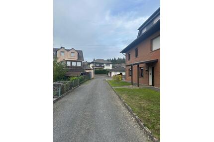 2,5 Zimmerwohnung EG mit Stellplatz - Singhofen