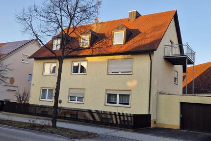 Dachgeschosswohnung - 935,00&nbsp;EUR Kaltmiete, ca.&nbsp; 85,00&nbsp;m&sup2; in Neuburg an der Donau (PLZ: 86633)