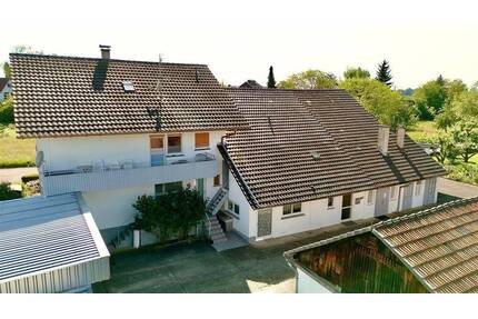 Großzügig wohnen im Grünen: Anwesen mit ca. 2.100 m² Grundstück - ideal für Familien & Generationen - Bühl Oberweier