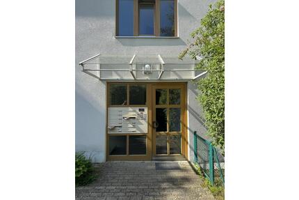 2 Zi DG Wohnung mit Dachspitz und TG in Hallbergmoos