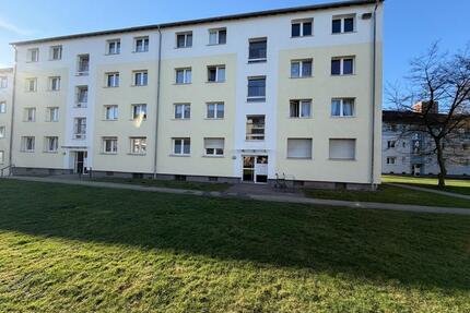 Geräumige 2,5-Zimmer-Wohnung mit Balkon - Leverkusen