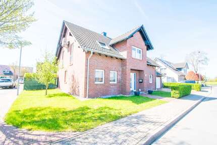 Haus zum Kaufen in Moers 790.000,00 € 235 m²