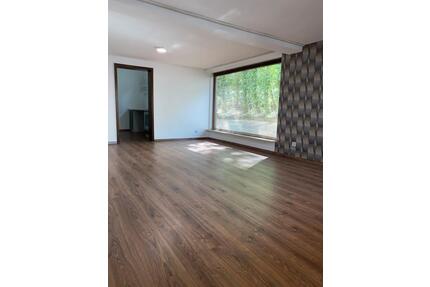 Büro Praxis Kosmetik - 530,00&nbsp;EUR Kaltmiete, ca.&nbsp; 32,00&nbsp;m&sup2; in Bad Ems (PLZ: 56130)