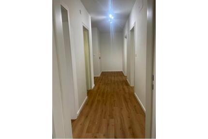 Helle 3 Zimmer-Wohnung mit Balkon in Lottstetten