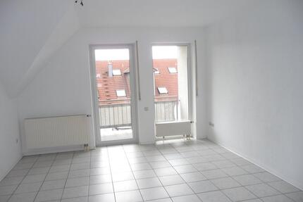 Gepflegte 3-Zimmer-DG-Wohnung - 568,00&nbsp;EUR Kaltmiete, ca.&nbsp; 75,00&nbsp;m&sup2; in Niederaula (PLZ: 36272)