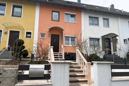 „Familienfreundliches Reihenhaus in ruhiger Lage – Allersberg”