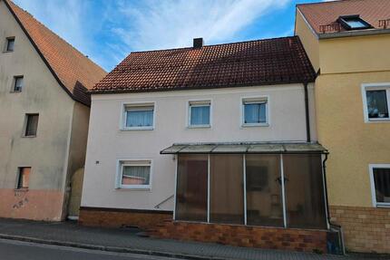 Wohnhaus mit viel Potenzial in zentraler Lage von Neukirchen - Neukirchen bei Sulzbach-Rosenberg
