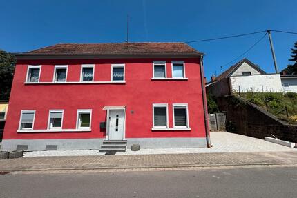 Einfamilienhaus mit Potenzial - 6 ZKB & Stellplätze in Niederbex. - Bexbach