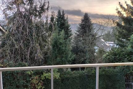 Zwei Zimmerwohnung mit Balkon und Parkplatz circa 60 m2 - Rösrath