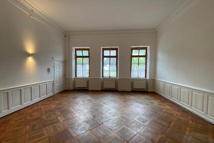 Raum mit Küche und WC in zentraler Lage in Lenzkirch zu vermieten