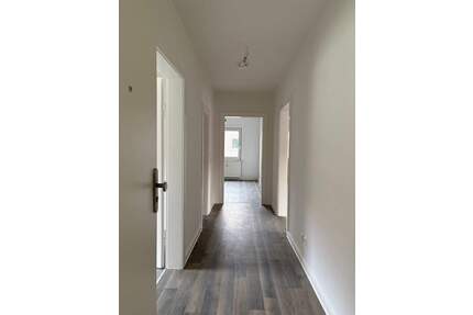 WIR RENOVIEREN FÜR SIE: Charmate 3-Zimmer-Wohnung in Grundschulnähe sucht Familie! - Bad Gandersheim