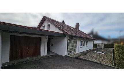 Freistehendes Einfamilienhaus in Südhanglage mit Einliegerwohnung - Schelklingen
